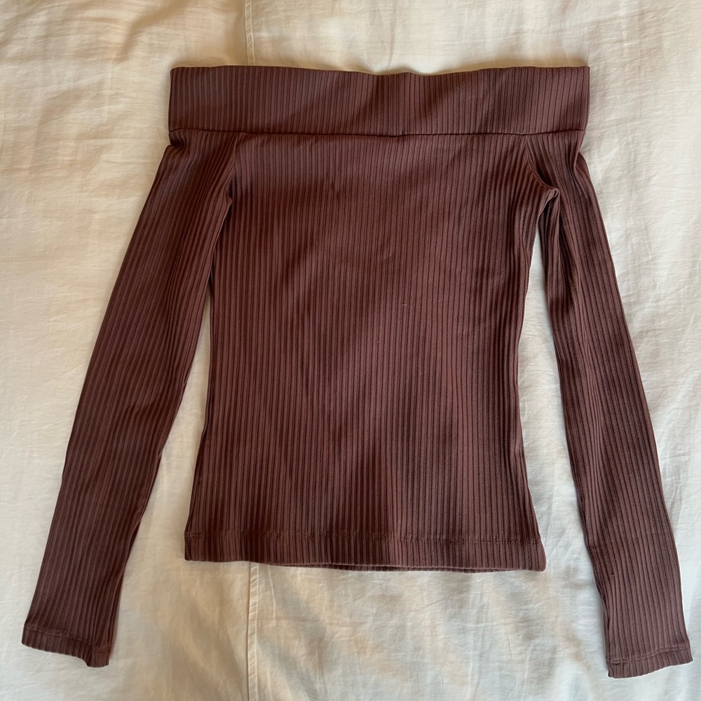 Aritzia (Wilfred) off the shoulder top